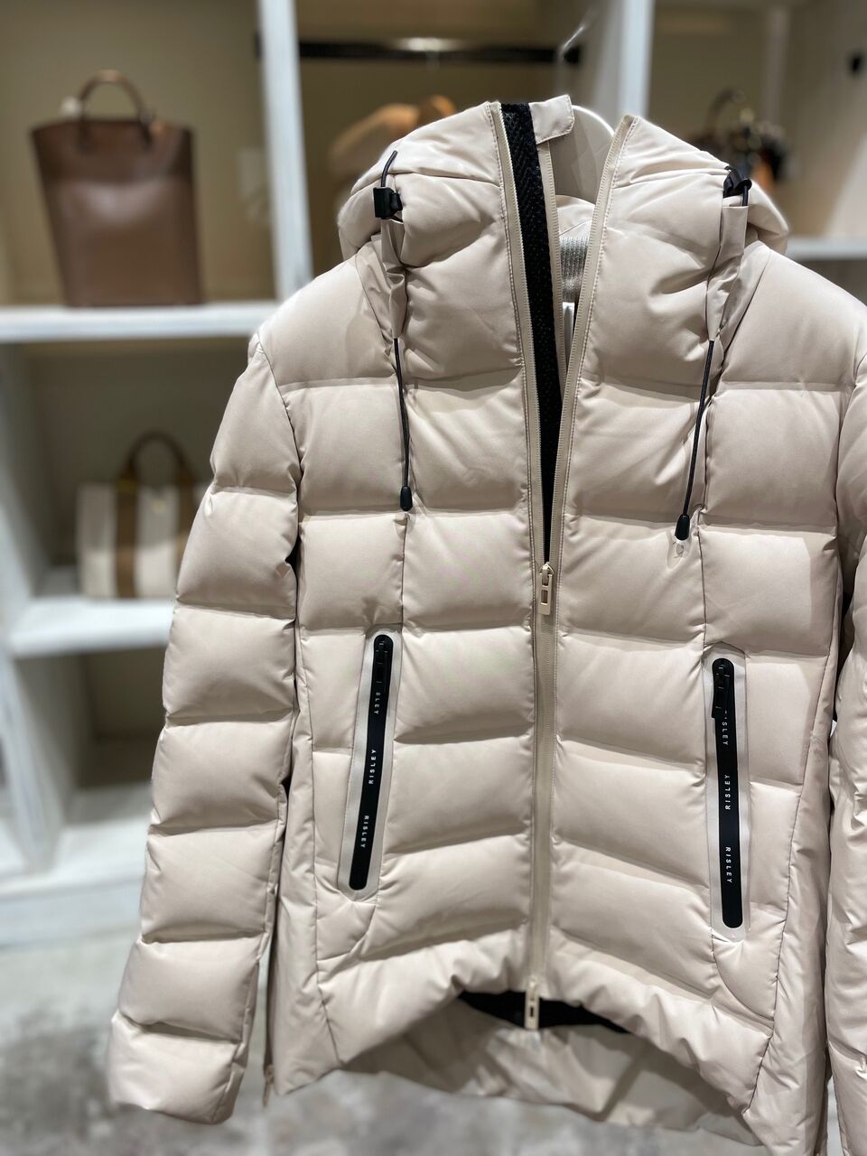 risley シームレスダウン