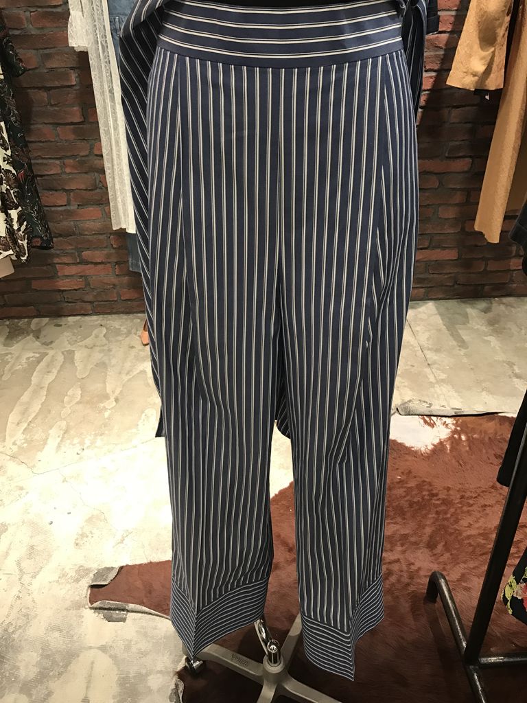 最安値に挑戦 A144 THE SHINZONE テーパードパンツ ストライプ 36 濃紺 ...