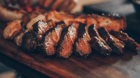 おとこの人って何でお肉と炭水化物ばかり食べるの？