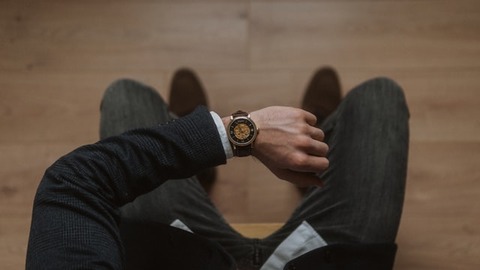 女の子34歳 男のファッションで見てるのは「時計」「靴」だった
