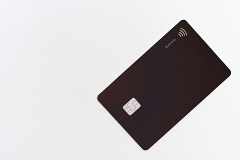 【東京】客のクレカ盗み化粧品購入か バイト先のスポーツ施設のロッカーからマスターキー使い… 慶応大学4年の女子大学生を逮捕