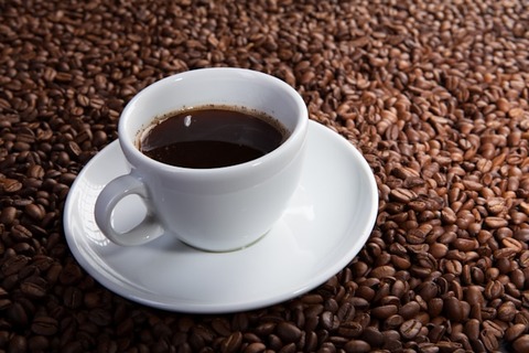ブラックコーヒー飲んでるやつってイキってるだけだよね