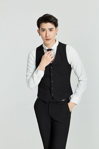 suit-2737911__480
