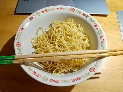 ペペロンチーノ作ったんだけど焼きそばに見える