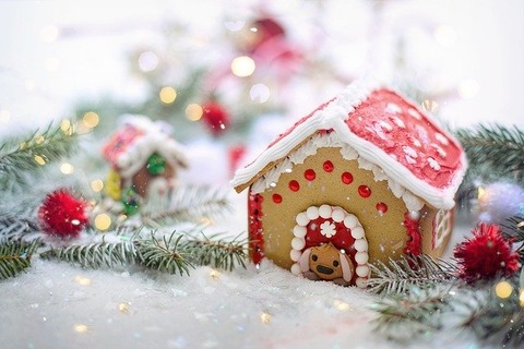 gingerbread-house-g6a36e43f1_640