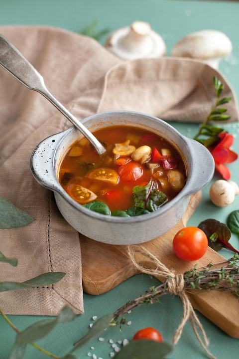ワイが朝に嫁に作らせた料理がゆでたまご、卵焼き、ミネストローネ、パン、コーヒーなんやが