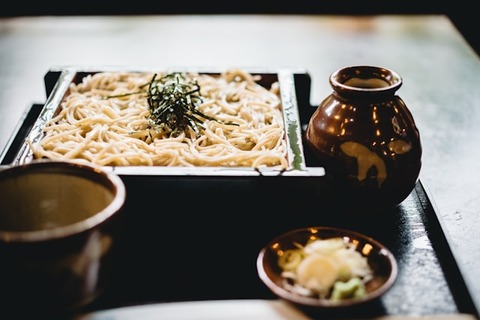 結局蕎麦ってめんつゆにつけてｿﾊﾞﾊﾞﾊﾞﾊﾞﾊﾞｯ!って食うのが1番美味いよな