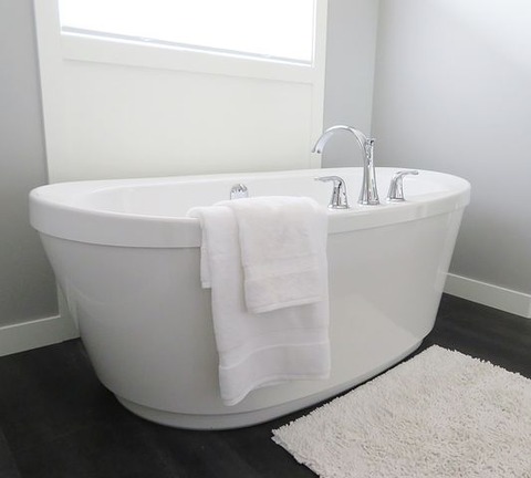 bathtub-2485957__480