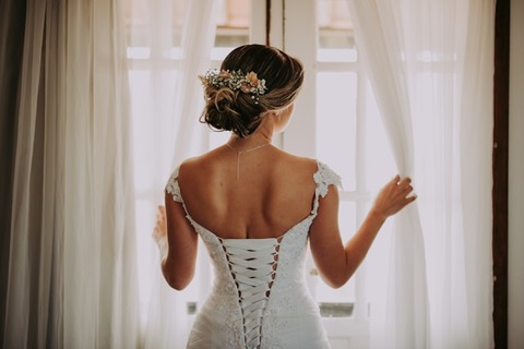 40代女子「あたしが結婚できる確率1%かぁ…でもそれ高収入なイケメン20代との確率だよね？1%に賭ける価値あるよね」