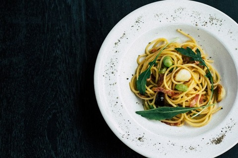 【悲報】おまえらが作れるパスタ「ペペロンチーノ」「ナポリタン」「明太バター」しかない