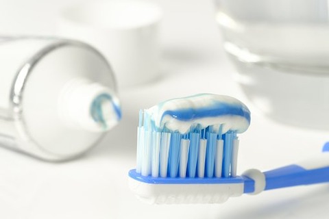 toothpaste-3067569__340