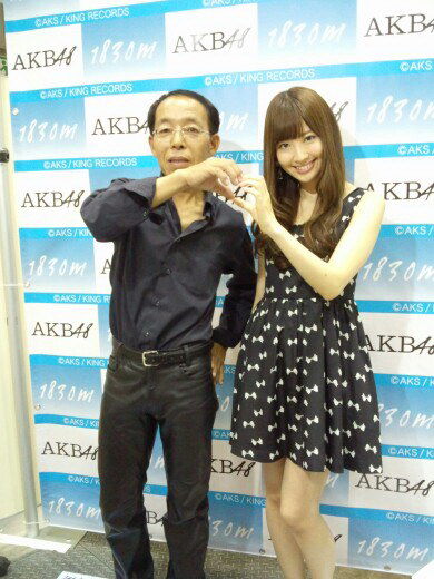 Akb48 Akb写メ会 の過剰なサービスに賛否の声 2ラブ