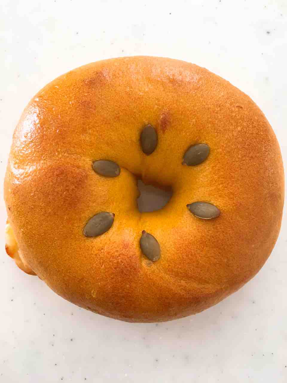かぼちゃチーズ 天然酵母ベーグルナチュール Love Bagel かぼちゃチーズ 天然酵母ベーグルナチュール Love Bagel