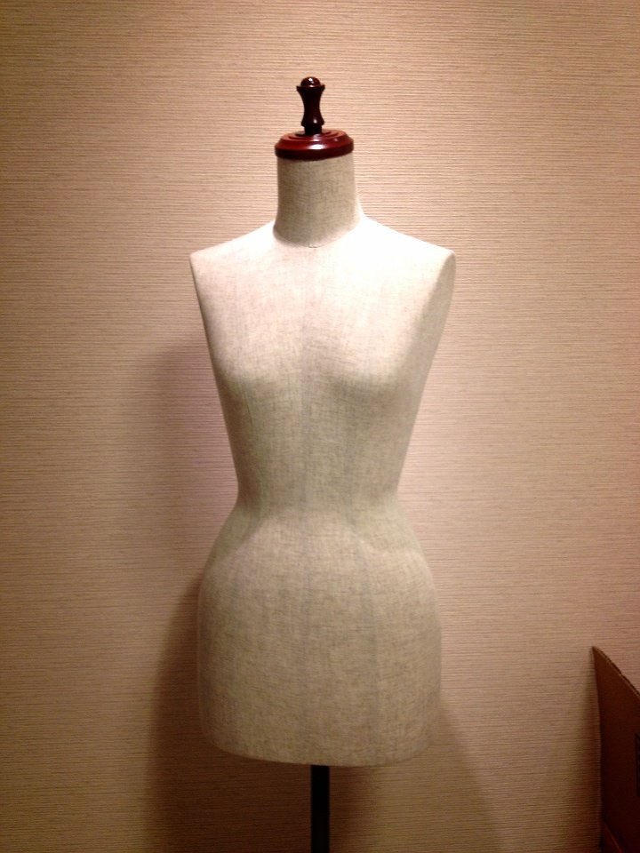 東京キイヤ トルソー 女性用 7号サイズ ボディライン入り マネキン