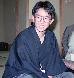 屋敷伸之