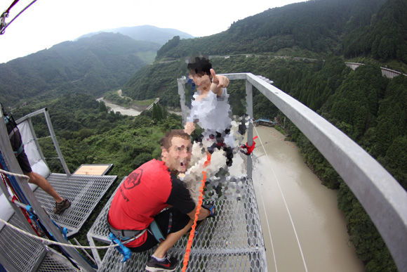 五木村で落ちた瞬間 五木村バンジー 呑んだくれだより