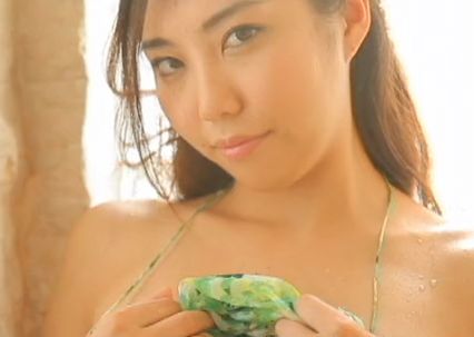 濡れ場 - 芸能人のヌード : 松岡凛 「Finest」でセミヌード