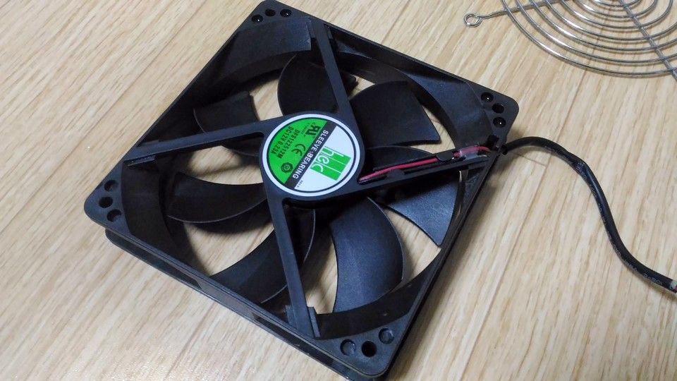 ジャンクpc ハードオフで1500円 税抜 のデスクトップpcを買ってきたよ ﾟwﾟ ３３３ 17 9 10 Core2quad ただしローエンドに限る Pc館 旧 ふっけんのパソコンなジャンク生活