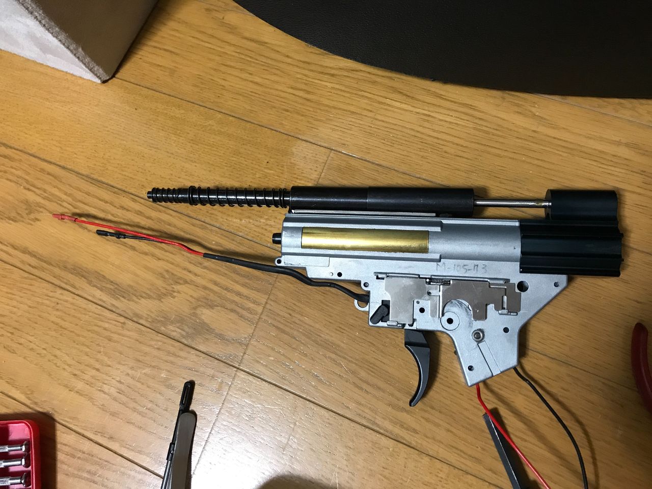 エアガンレビュー Bolt Mp5j ２ 本体分解編 Bravo1は自重で落下します