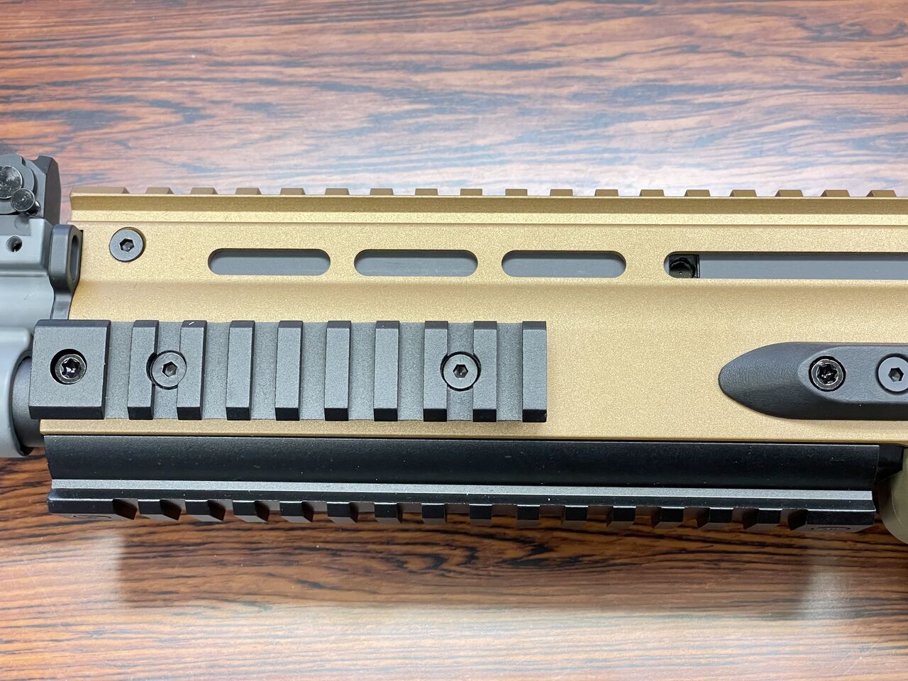 エアガンレビュー】CYMA/CYBERGUN FN SCAR-L : Bravo1は自重で
