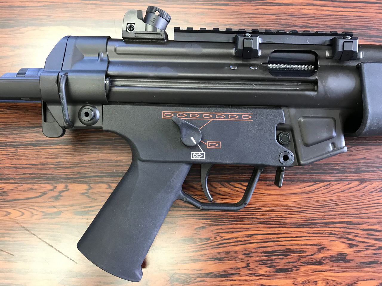 エアガンレビュー Bolt Mp5j 1 開封編 Bravo1は自重で落下します