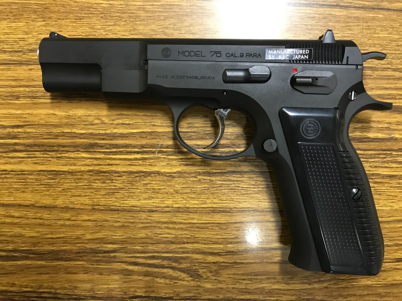 エアガンレビュー Ksc Cz75 1st Version Gbb Bravo1は自重で落下します