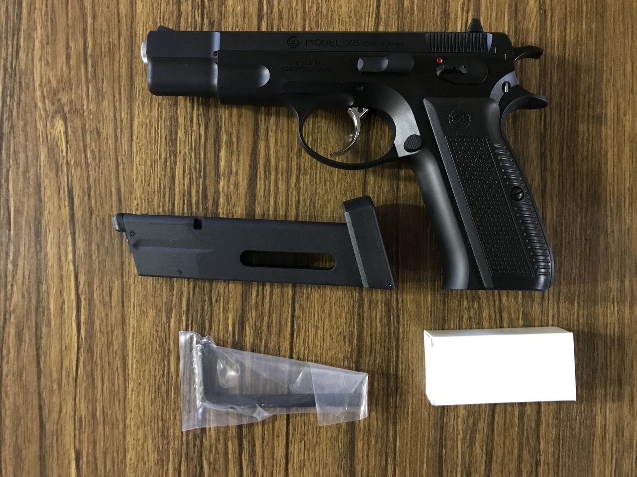 エアガンレビュー】CARBN8 CZ75 2nd Version CO2-GBB : Bravo1は自重で