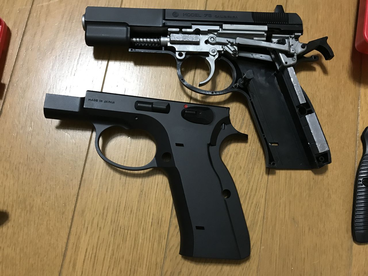 東京マルイ【エアコッキングハンドガン】Cz75ファーストモデル、完全新品、18禁