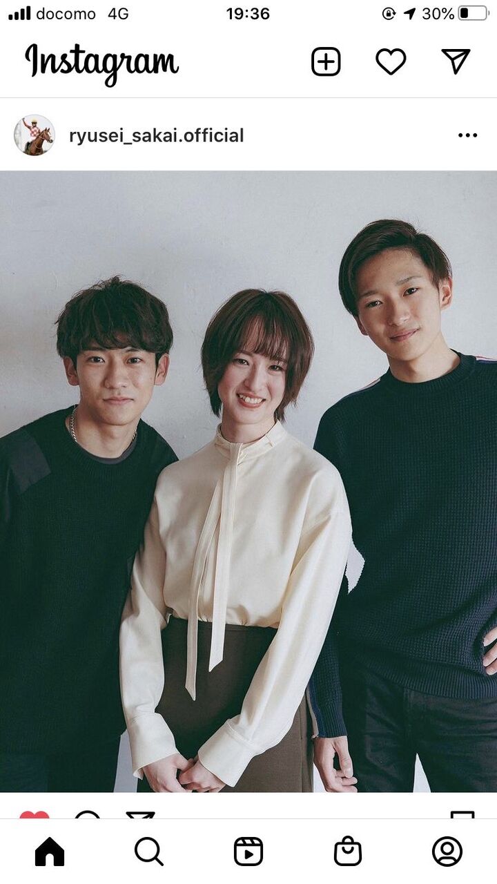荻野極と菜七子と坂井瑠星の3ショット写真 うまなみ 競馬にゅーす速報 荻野極と菜七子と坂井瑠星の3ショット写真 うまなみ 競馬にゅーす速報