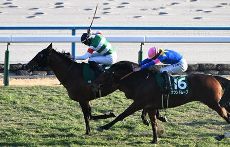 【シンザン記念】9番人気サンダーストラック差し切りＶ！人馬共に重賞初制覇