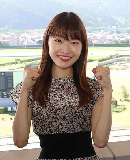 競馬実況　藤原菜々花直筆サイン 藤原菜々花を徹底解剖 - Number Web - ナンバー