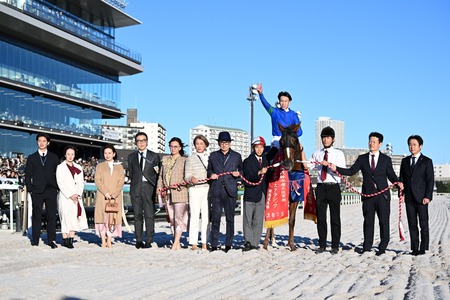 菜七子さん、アンモシエラの口取りにしれっと参加ｗｗｗ