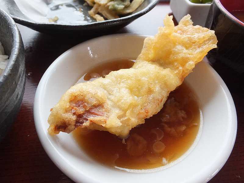 なまず天ぷら定食（道の駅かぞわたらせ） : 渓流釣りと食べ歩き