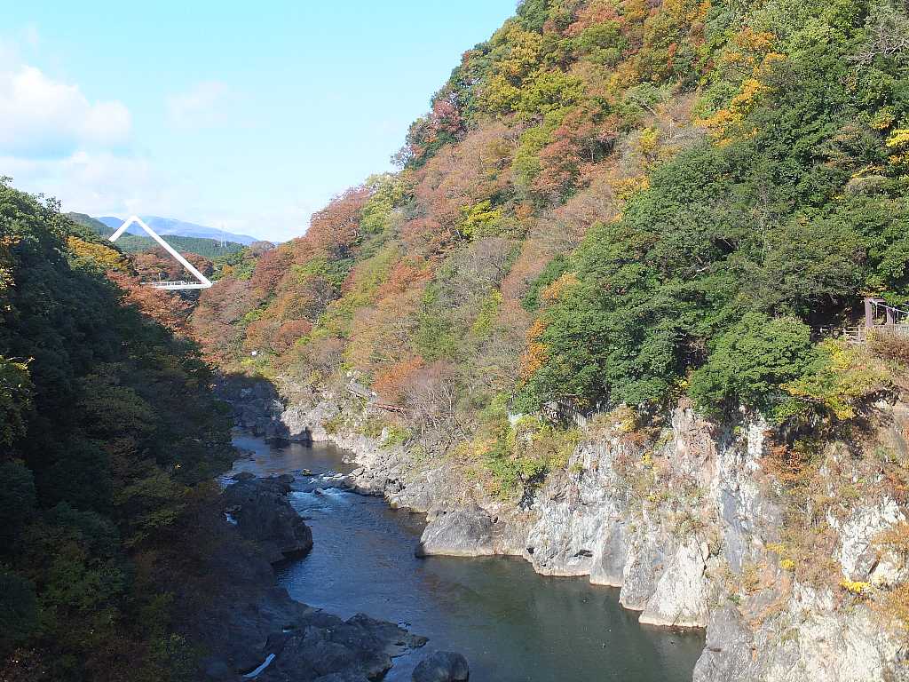 高津戸峡の紅葉状況 みどり市大間々町 渓流釣りと食べ歩き桐生岩魚のブログ 高津戸峡の紅葉状況 みどり市大間々町 渓流釣りと食べ歩き桐生岩魚のブログ