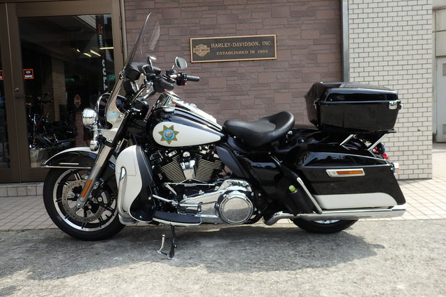 ハーレーダビッドソン　ロードキングポリス　ロアーフェアリング ハーレー ツーリング ツアラー ロワーフェアリングロードキング