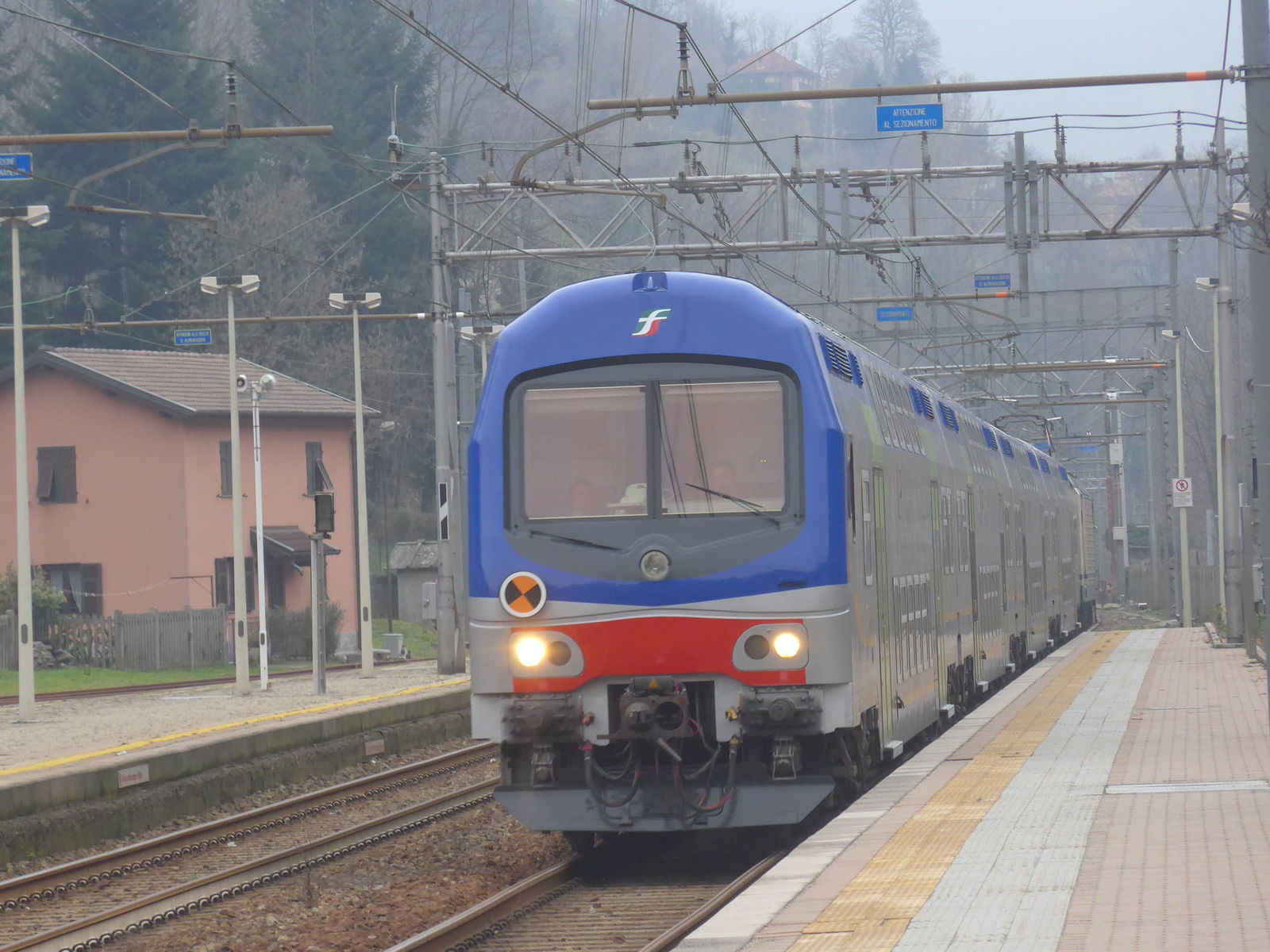 P1890895