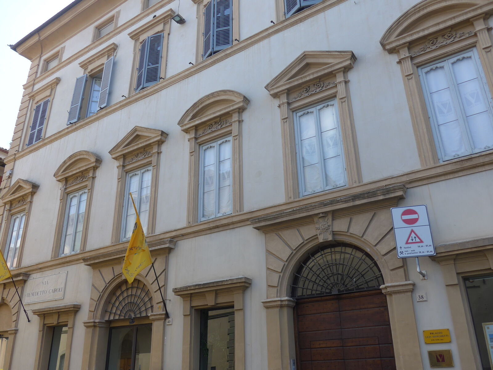 P2370396