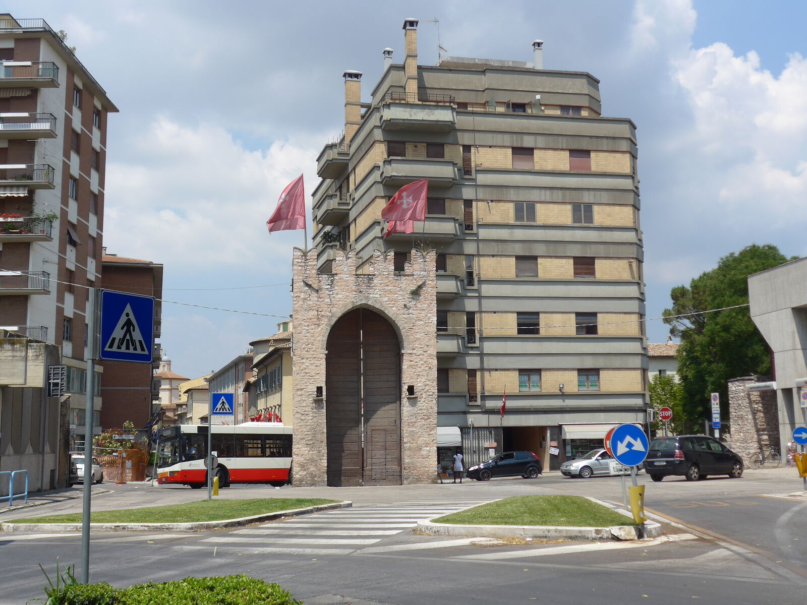 P2370245