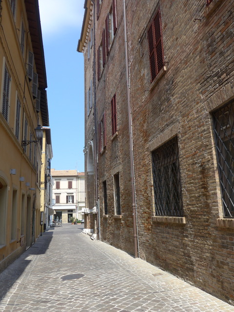 P1670882