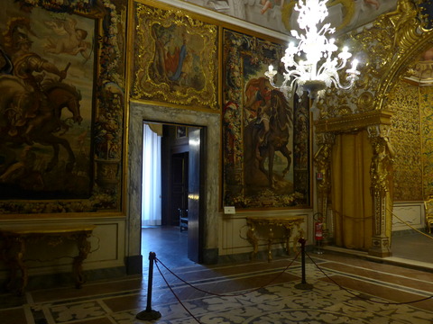 P1840827