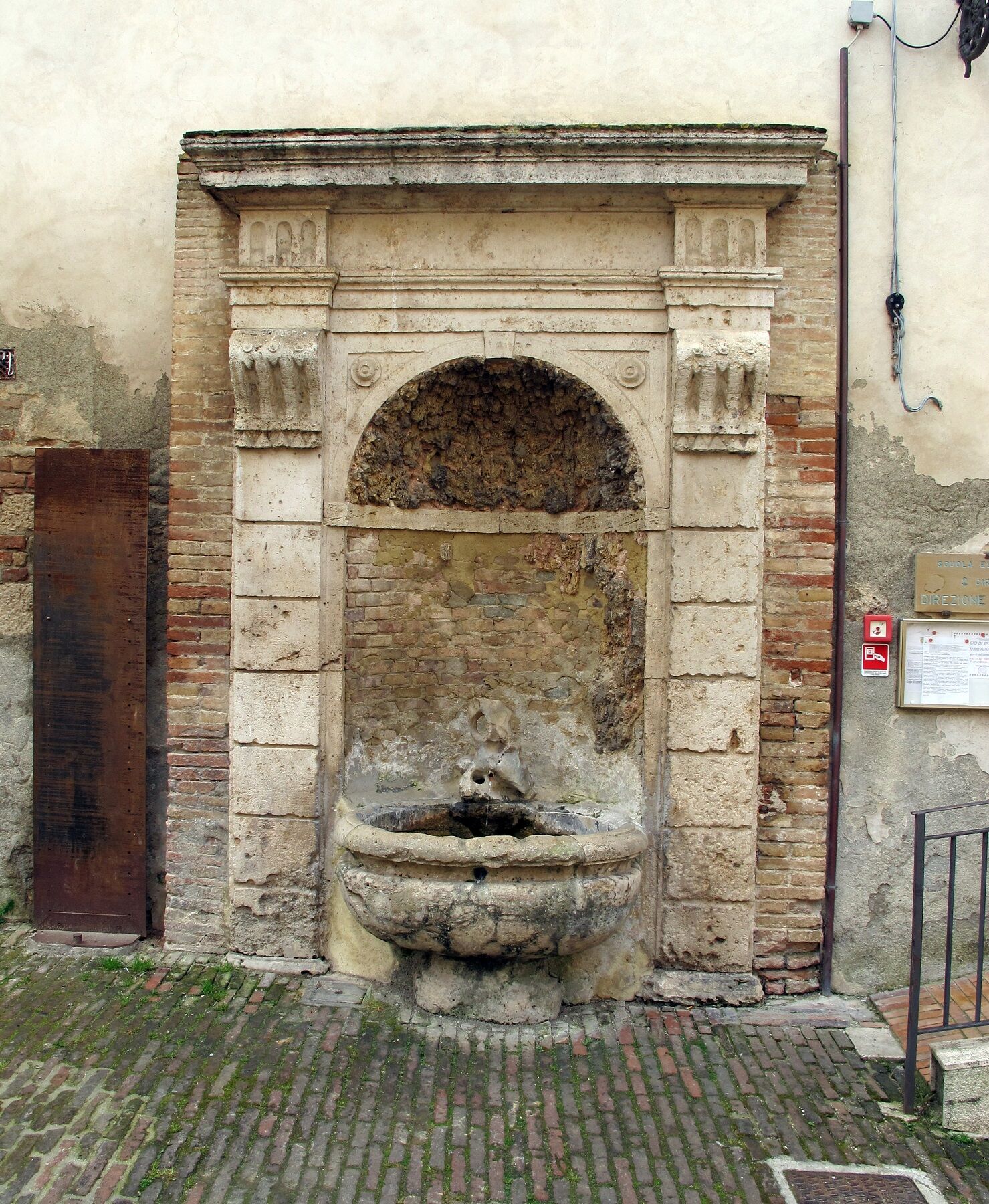 p1021