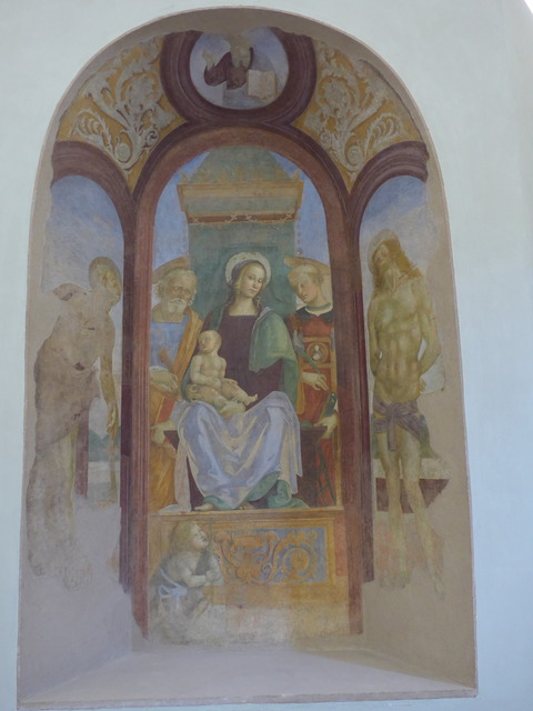 P1590968