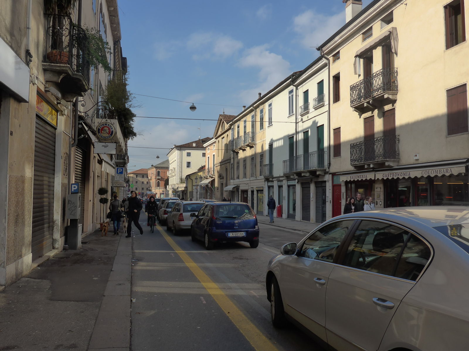P1930958