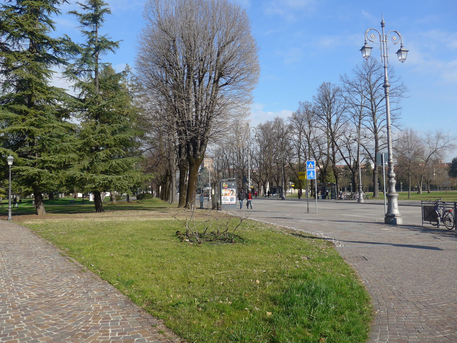 P1930943