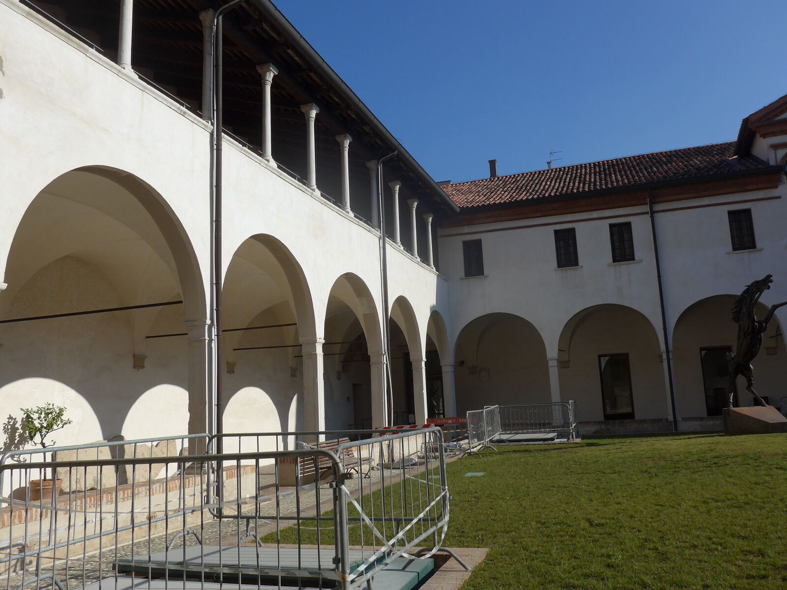 P2490382