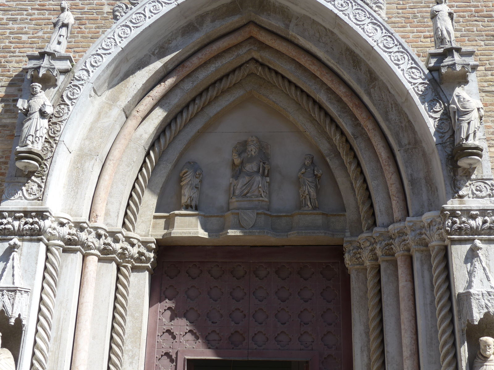 P2070463