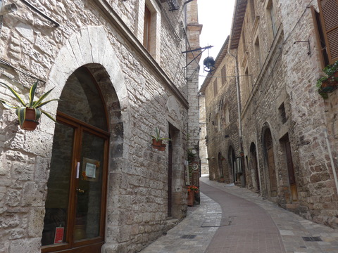 P1690767