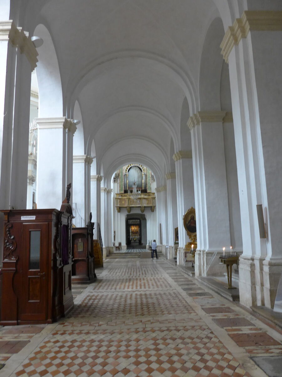 P1690543