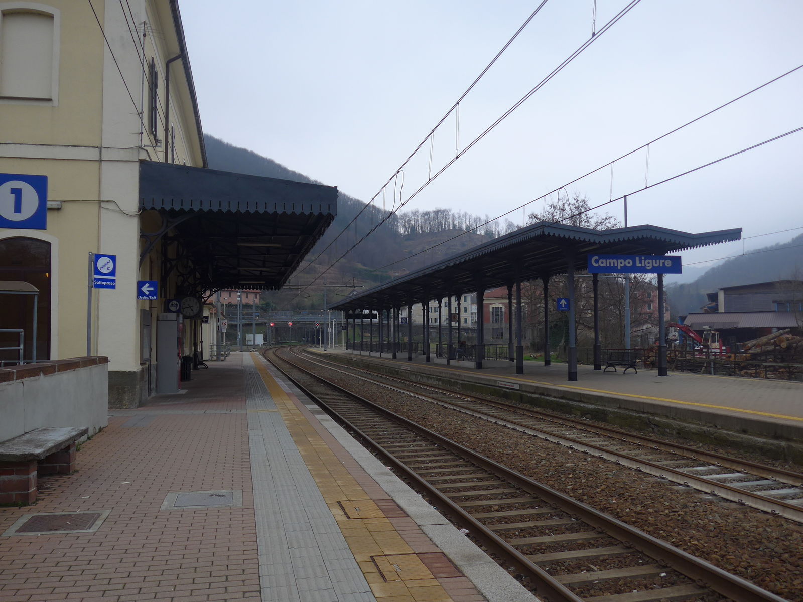 P1890892