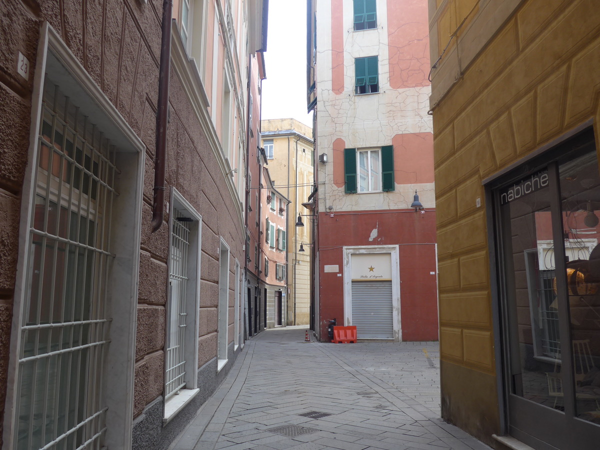 P1890559